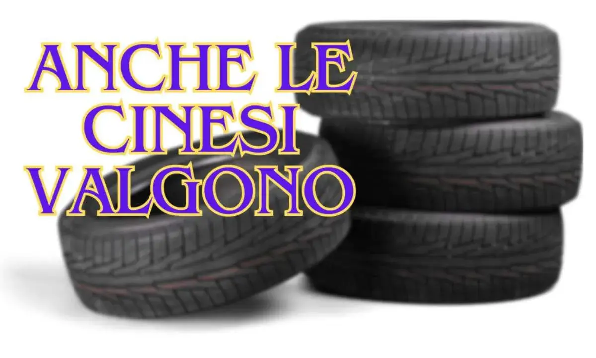 Pneumatici coreani marche: anche le cinesi valgono. Una pila di pneumatici neri su sfondo bianco.