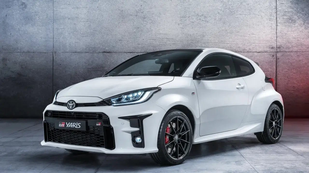Toyota Yaris GR: pura potenza e agilità. Un concentrato di cavalli pronti a scatenarsi su ogni strada.