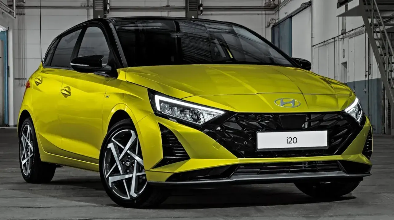Hyundai i20 GPL: un'auto gialla brillante con un design moderno. Nessun problema visibile, solo stile.