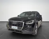 Audi Q2 nera, un'auto compatta e agile. Nonostante la sua popolarità, alcuni proprietari segnalano piccoli audi q2 difetti.