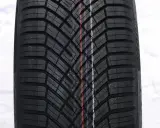 Battistrada invernale con linee colorate. La scelta è tra meglio Continental o Michelin per affrontare la neve.