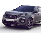 Nuova Peugeot E-2008, SUV elettrica dal design audace, pronta a stupire con la sua autonomia.