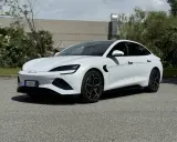 BYD Seal, un'auto elettrica dal design moderno, pronta a dimostrare la sua eccezionale autonomia.