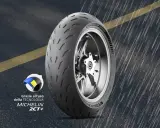 Pneumatico Michelin Power 2CT+ su strada bagnata, per le migliori gomme su bagnato.
