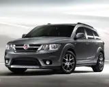 Fiat Freemont grigio metallizzato, un SUV spazioso. Alcuni proprietari segnalano fiat freemont difetti comuni, ma l'estetica rimane accattivante.