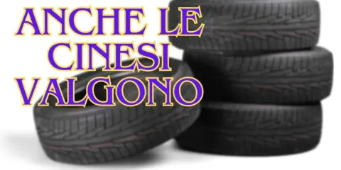 Pneumatici coreani marche: anche le cinesi valgono. Una pila di pneumatici neri su sfondo bianco.