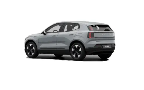 La Volvo EX30, con le sue dimensioni compatte, si presenta in grigio metallizzato, mostrando un design moderno e distintivo.