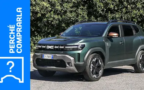Dacia Duster verde, un'auto robusta e versatile. Scopri le recensioni per capire perché sceglierla.