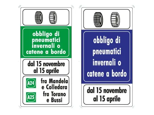 Segnali stradali indicano l'obbligo gomme invernali o catene a bordo dal 15 novembre al 15 aprile.
