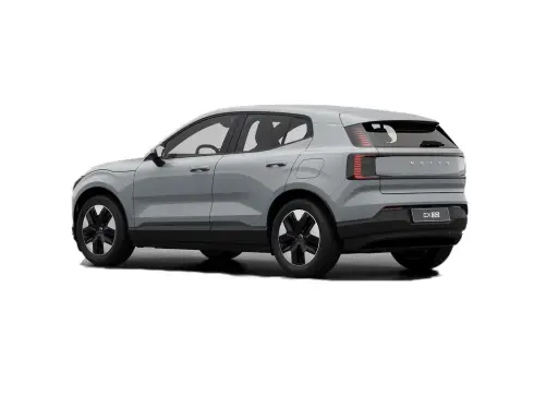 La Volvo EX30, con le sue dimensioni compatte, si presenta in grigio metallizzato, mostrando un design moderno e distintivo.
