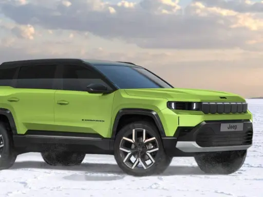 Jeep Compass verde brillante, un'auto 2026 pronta ad affrontare la neve con stile.