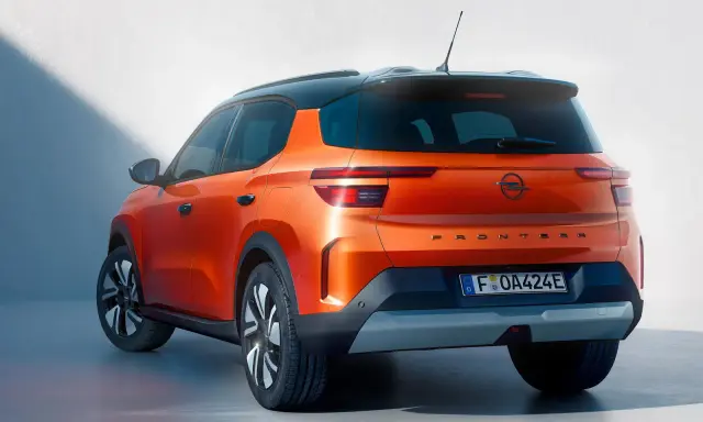Opel Frontera arancione, un SUV moderno. Scopri il suo prezzo e le sue caratteristiche.
